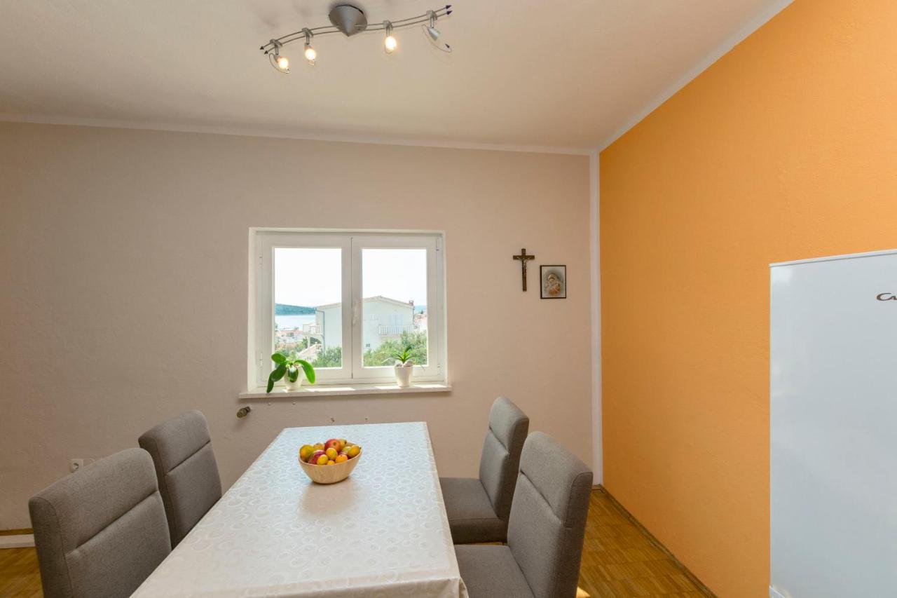 Apartments Jelka Primosten Exterior photo