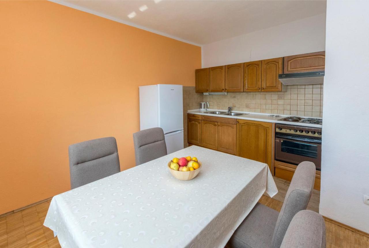 Apartments Jelka Primosten Exterior photo