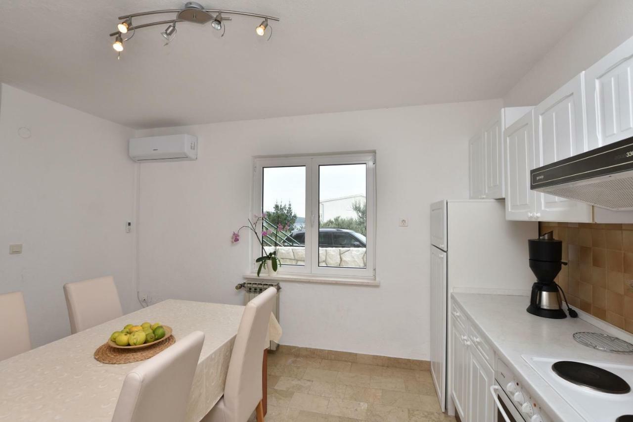 Apartments Jelka Primosten Exterior photo